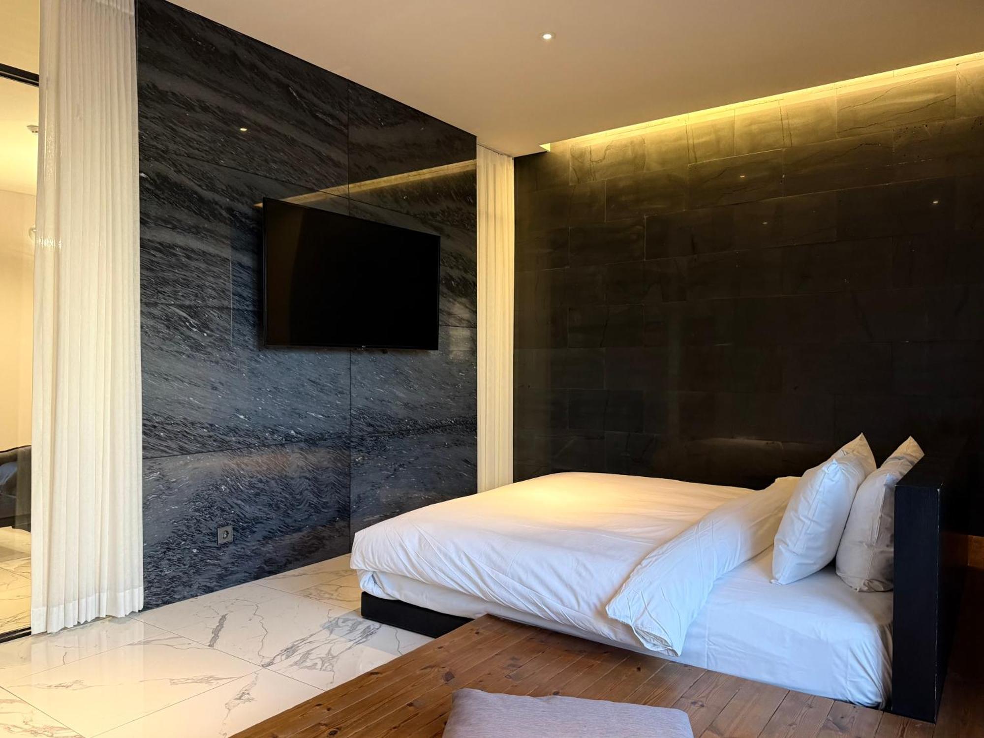Rivertain Hotel Тегу Екстериор снимка