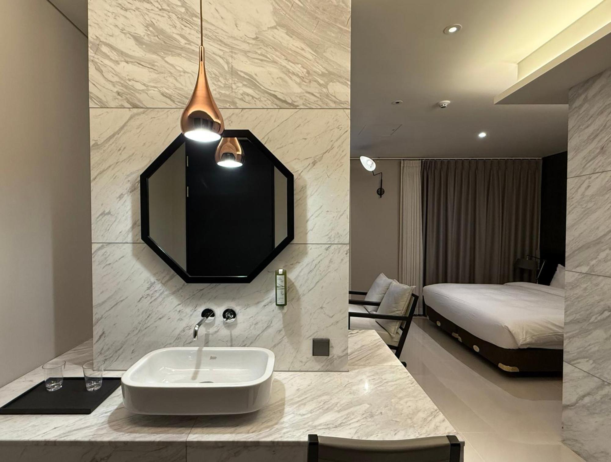Rivertain Hotel Тегу Екстериор снимка