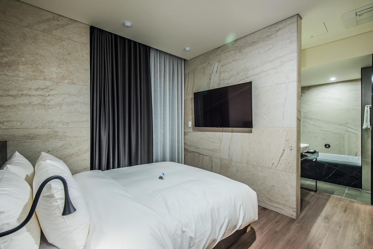 Rivertain Hotel Тегу Екстериор снимка
