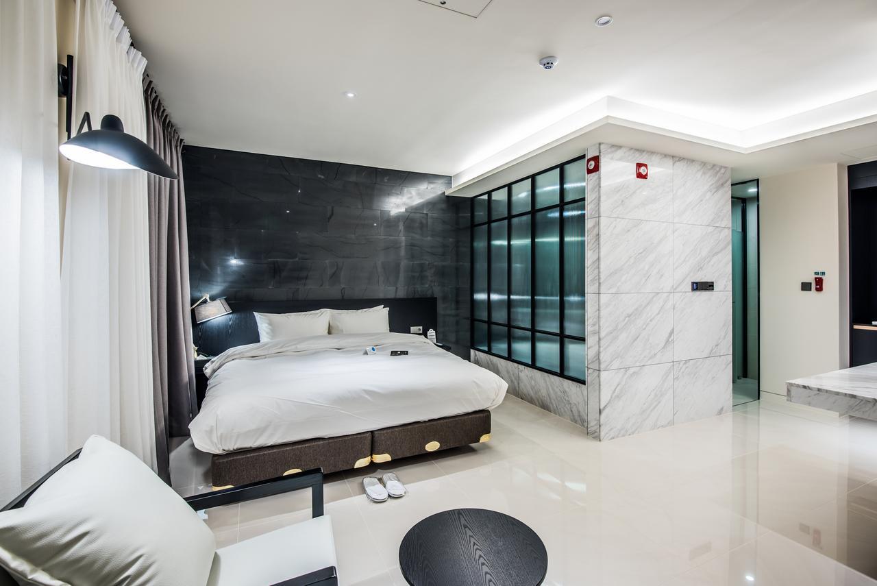 Rivertain Hotel Тегу Екстериор снимка
