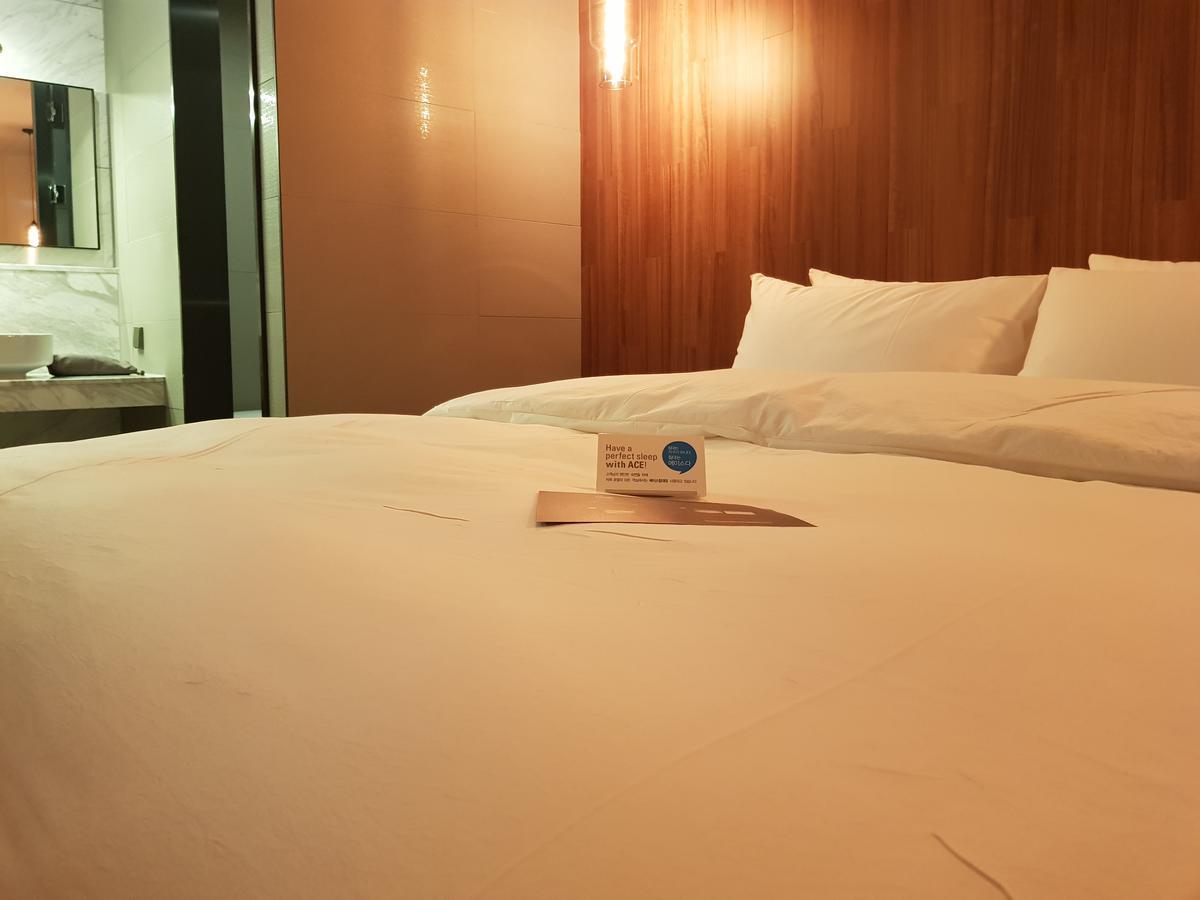 Rivertain Hotel Тегу Екстериор снимка